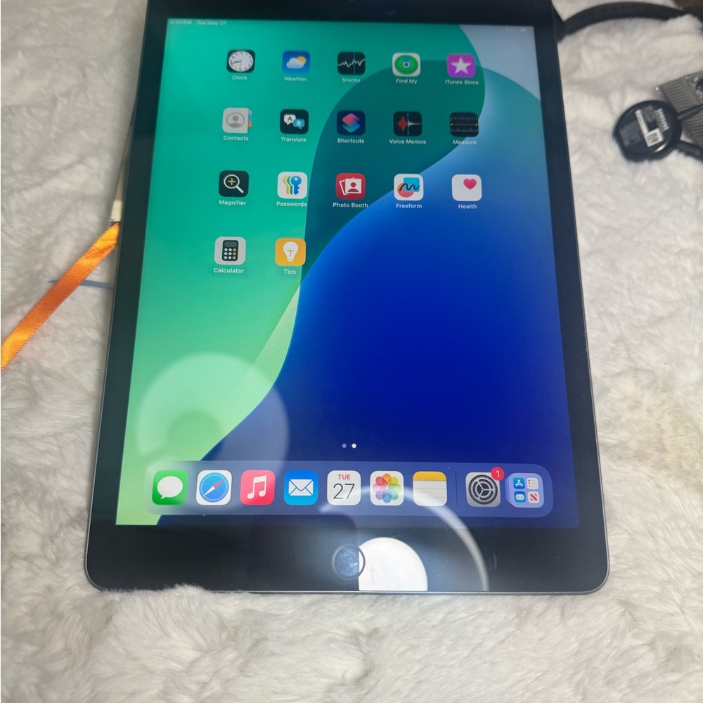 Apple tableta. Septima generacion. Casi nueva
100% functional y authentica - Picture 6 of 9